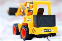 挖掘机遥控车金东浩成长相册6